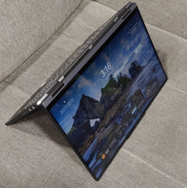 Lenovo Yoga 2-in-1 Ultra 7 Laptop - Image 3